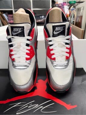 Nike Air Max 90 Youth  6.5Y / W size 8 White Crimson 307793-154 Sneakers